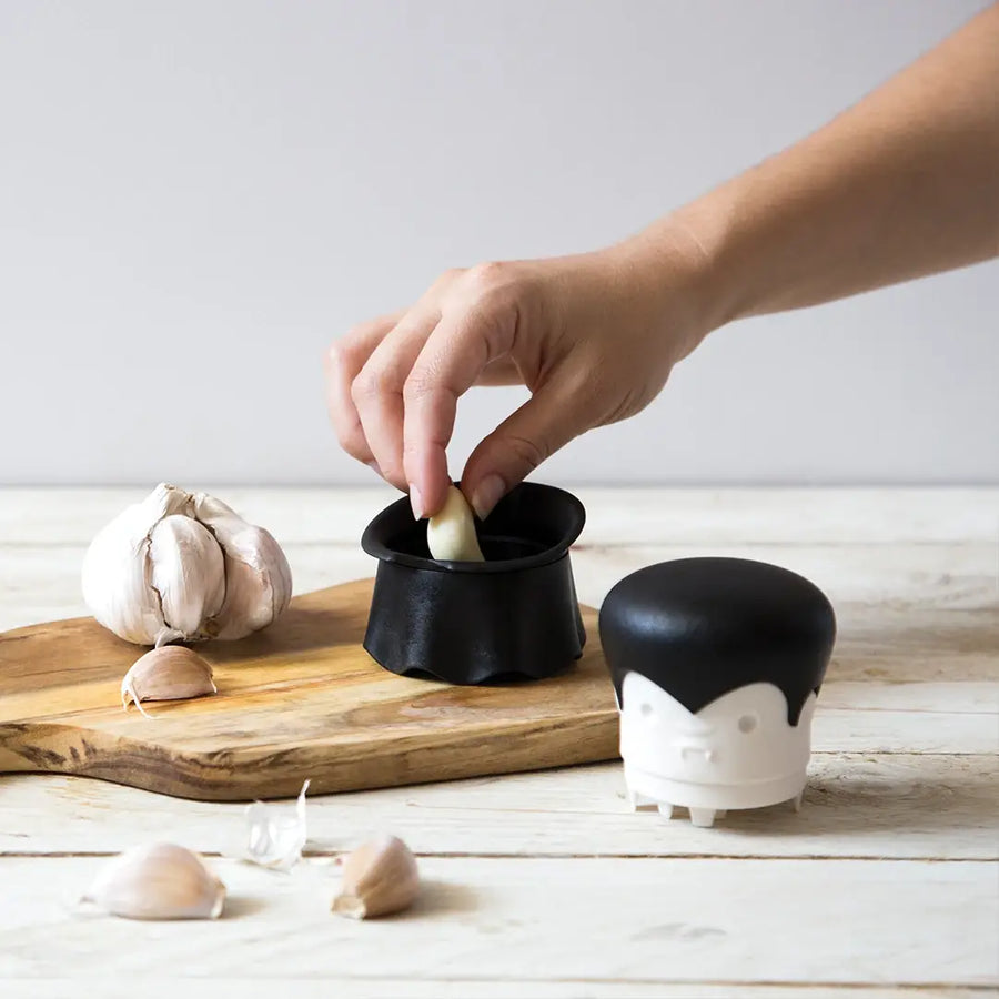 GRACULA GARLIC CRUSHER